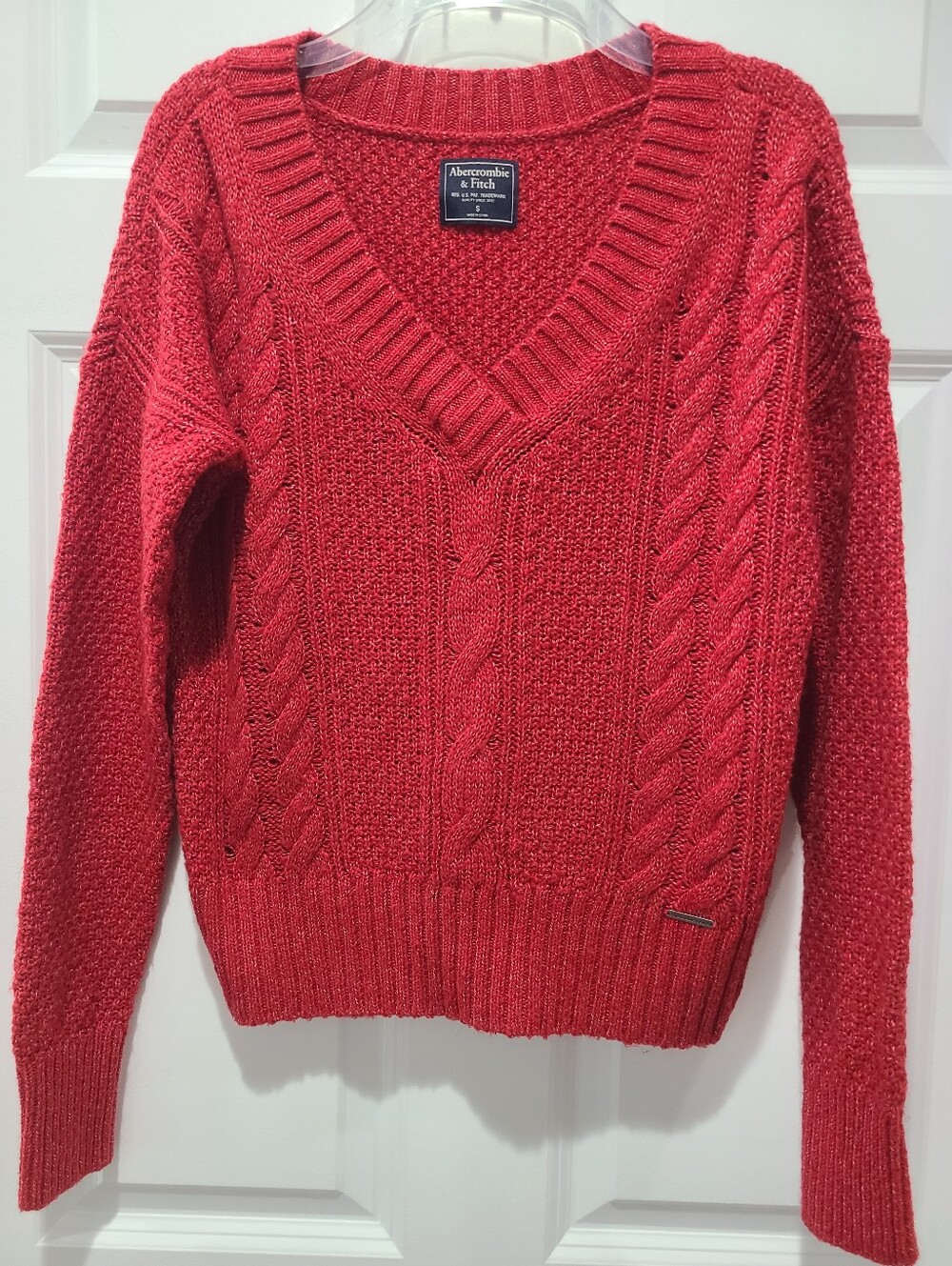 Abercrombie & Fitch Red Cable-Knit V-Neck Sweater Size Small